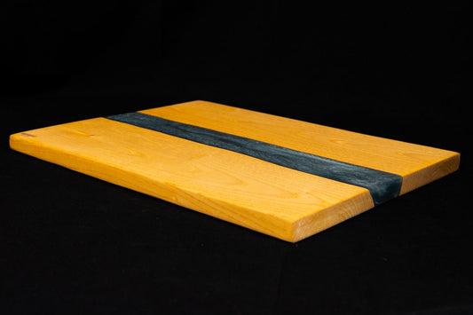 Tagliere Artigianale "Midnight River" – Castagno e Resina Grigio Scuro