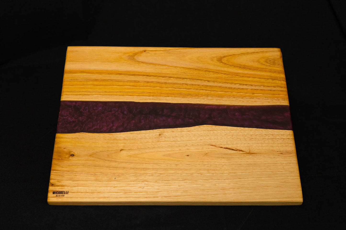 Tagliere Artigianale "Purple River" – Castagno e Resina Viola
